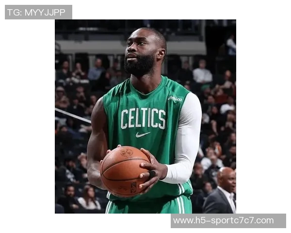 杰伦布朗半场高效得分27分继续展现超巨风采